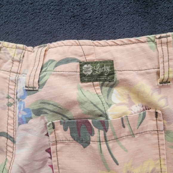 Vintage Y2K Lucky Brand Floral Cargo Rip Stop Capri Pants size 2/26 - Picture 8 of 10